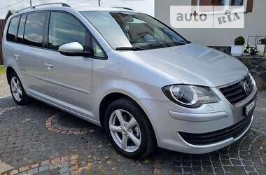 Мінівен Volkswagen Touran 2009 в Луцьку