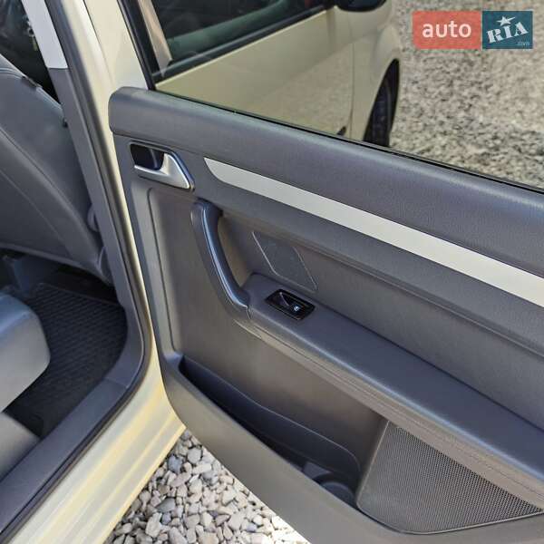 Минивэн Volkswagen Touran 2015 в Ивано-Франковске