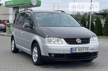Минивэн Volkswagen Touran 2004 в Киеве