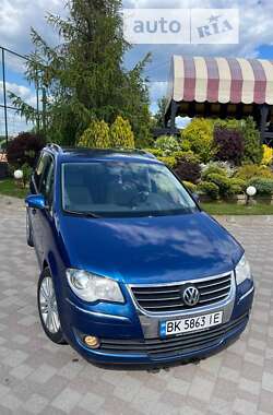 Мінівен Volkswagen Touran 2007 в Сарнах