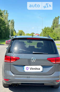 Микровэн Volkswagen Touran 2016 в Виннице