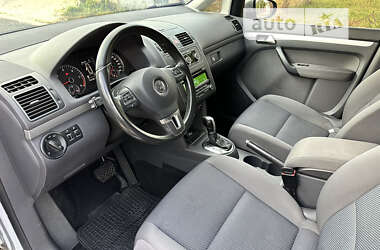 Мінівен Volkswagen Touran 2012 в Чернівцях