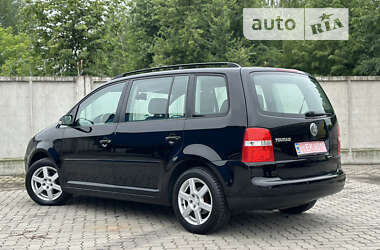 Минивэн Volkswagen Touran 2005 в Сарнах