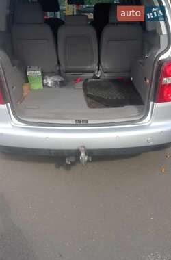 Минивэн Volkswagen Touran 2004 в Черновцах
