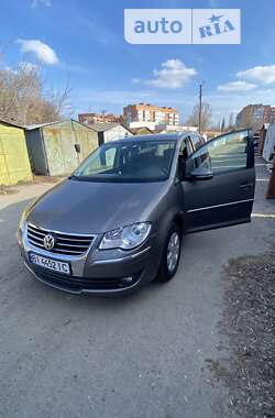 Минивэн Volkswagen Touran 2009 в Полтаве