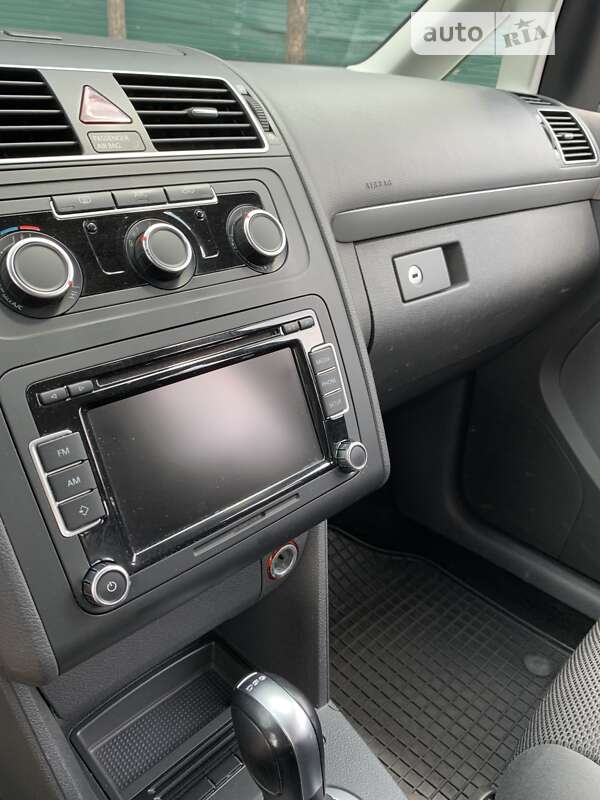 Мінівен Volkswagen Touran 2015 в Києві фото 11 Мінівен Volkswagen Touran 2015 в Києві