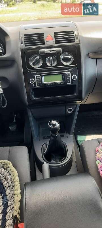 Минивэн Volkswagen Touran 2005 в Харькове