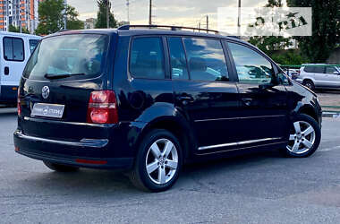 Минивэн Volkswagen Touran 2007 в Киеве