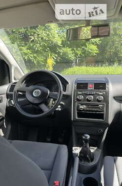 Мінівен Volkswagen Touran 2006 в Луцьку