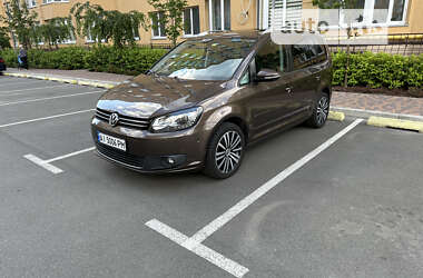 Минивэн Volkswagen Touran 2012 в Вишневом