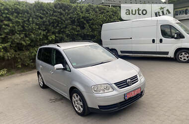 Минивэн Volkswagen Touran 2004 в Мостиске