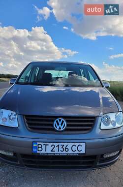 Минивэн Volkswagen Touran 2006 в Снигиревке