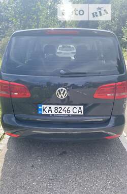 Мінівен Volkswagen Touran 2015 в Києві