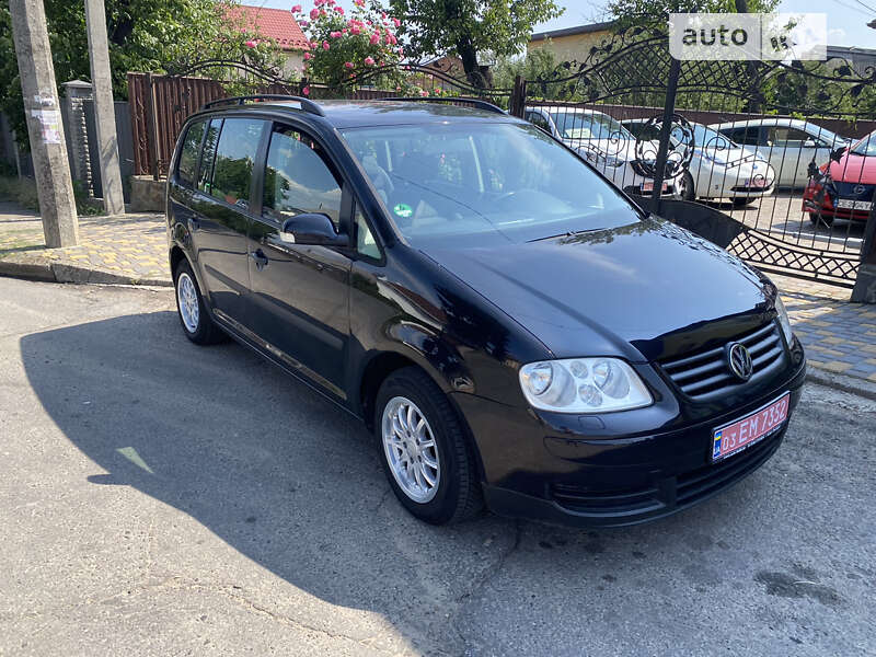 Минивэн Volkswagen Touran 2003 в Черновцах