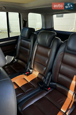 Минивэн Volkswagen Touran 2011 в 