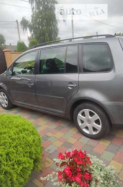 Минивэн Volkswagen Touran 2006 в Луцке