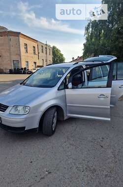 Мінівен Volkswagen Touran 2006 в Володимир-Волинському