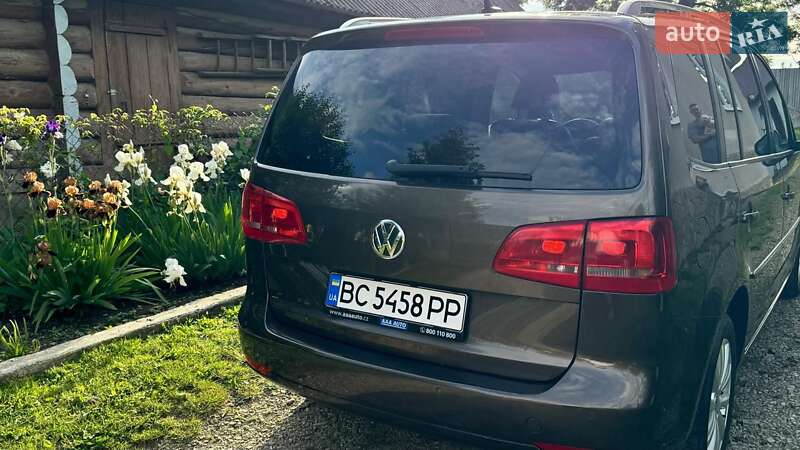 Минивэн Volkswagen Touran 2011 в Самборе