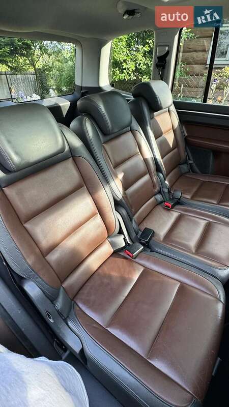 Минивэн Volkswagen Touran 2011 в Самборе