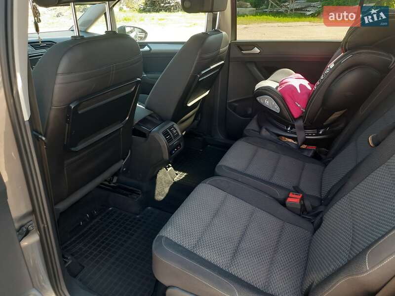 Мікровен Volkswagen Touran 2017 в Коростені