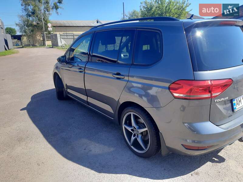 Мікровен Volkswagen Touran 2017 в Коростені