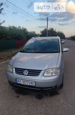 Минивэн Volkswagen Touran 2003 в Баре