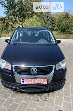 Мінівен Volkswagen Touran 2008 в Луцьку