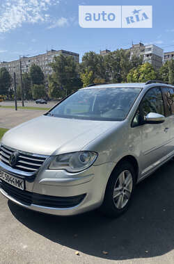 Мінівен Volkswagen Touran 2010 в Дніпрі