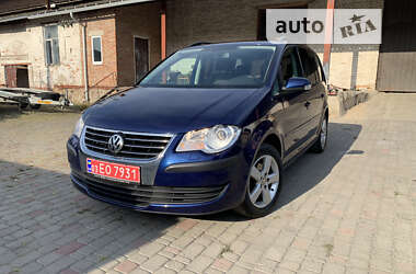 Мінівен Volkswagen Touran 2008 в Луцьку