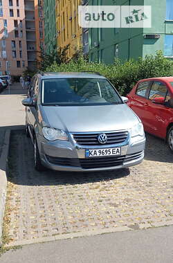 Мінівен Volkswagen Touran 2009 в Києві