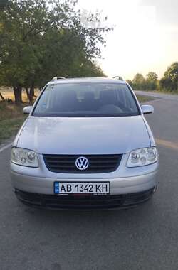 Мінівен Volkswagen Touran 2003 в Сутисках