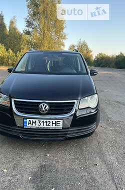 Минивэн Volkswagen Touran 2009 в Коростене