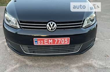 Минивэн Volkswagen Touran 2011 в Коростене