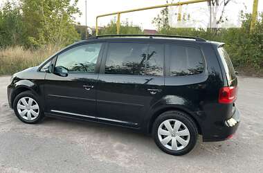 Минивэн Volkswagen Touran 2011 в Коростене