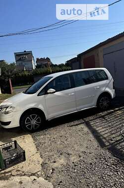 Минивэн Volkswagen Touran 2010 в Луцке