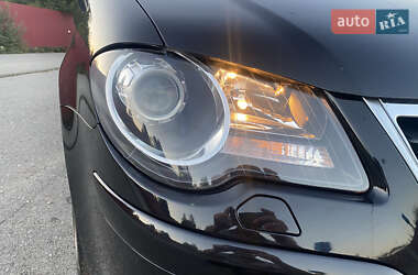 Минивэн Volkswagen Touran 2009 в 
