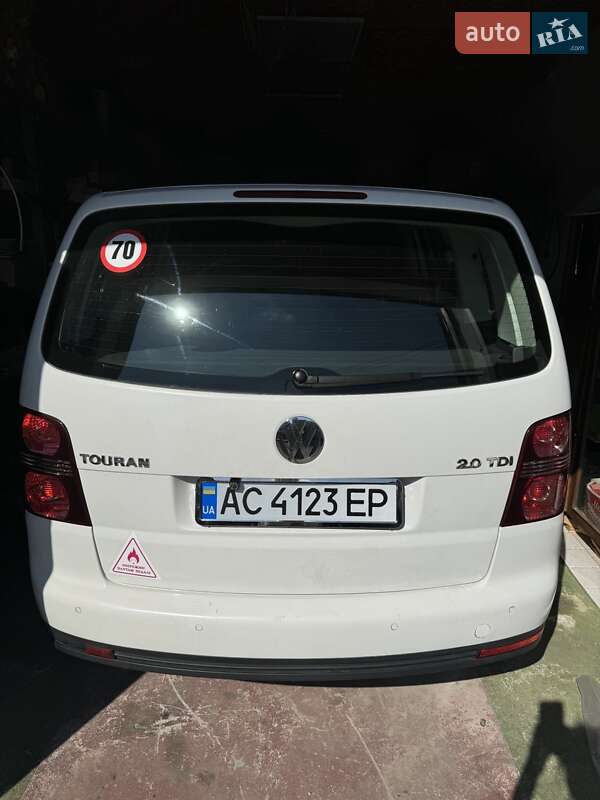 Мінівен Volkswagen Touran 2010 в Луцьку