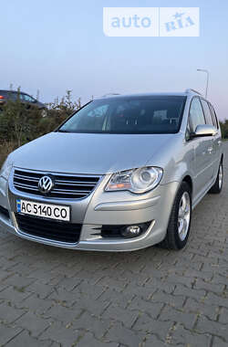 Минивэн Volkswagen Touran 2008 в Луцке