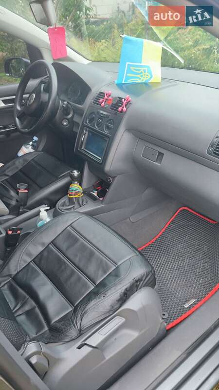 Минивэн Volkswagen Touran 2005 в Шепетовке