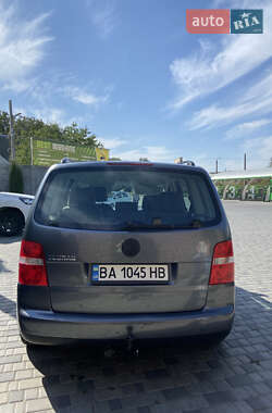 Минивэн Volkswagen Touran 2005 в 