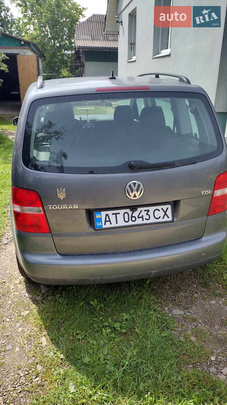 Мінівен Volkswagen Touran 2006 в Долині