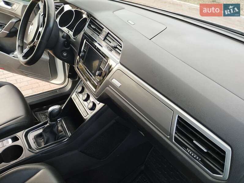 Микровэн Volkswagen Touran 2019 в Бородянке