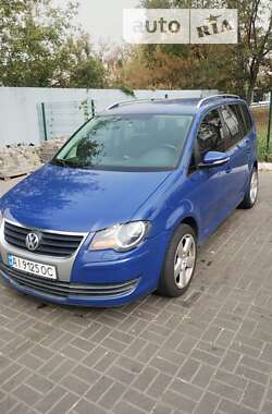 Мінівен Volkswagen Touran 2010 в Києві