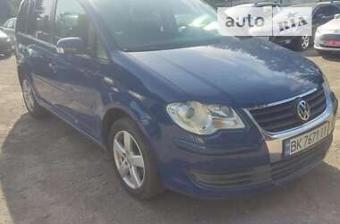 Минивэн Volkswagen Touran 2008 в Луцке