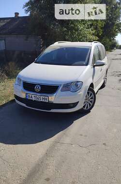 Мінівен Volkswagen Touran 2010 в Покровському