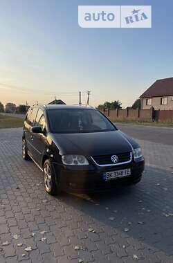 Минивэн Volkswagen Touran 2003 в Костополе