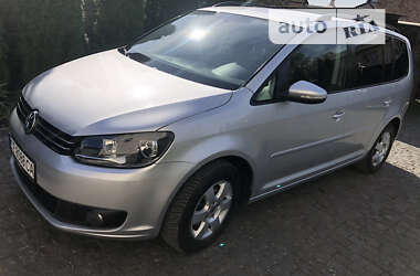 Мінівен Volkswagen Touran 2010 в Чернівцях