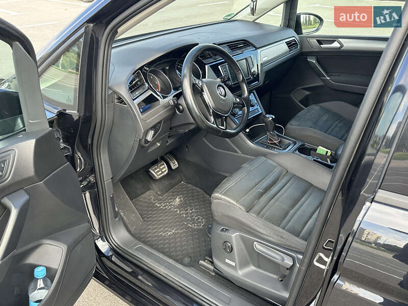 Микровэн Volkswagen Touran 2016 в Каменец-Подольском фото 16 Микровэн Volkswagen Touran 2016 в Каменец-Подольском