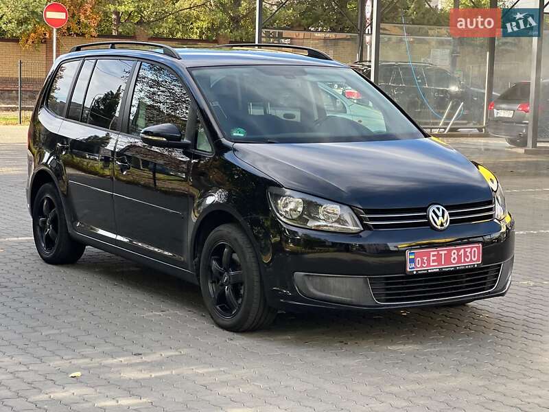 Минивэн Volkswagen Touran 2010 в Луцке