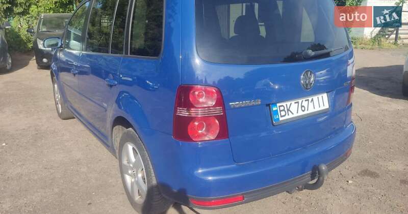 Мінівен Volkswagen Touran 2008 в Луцьку